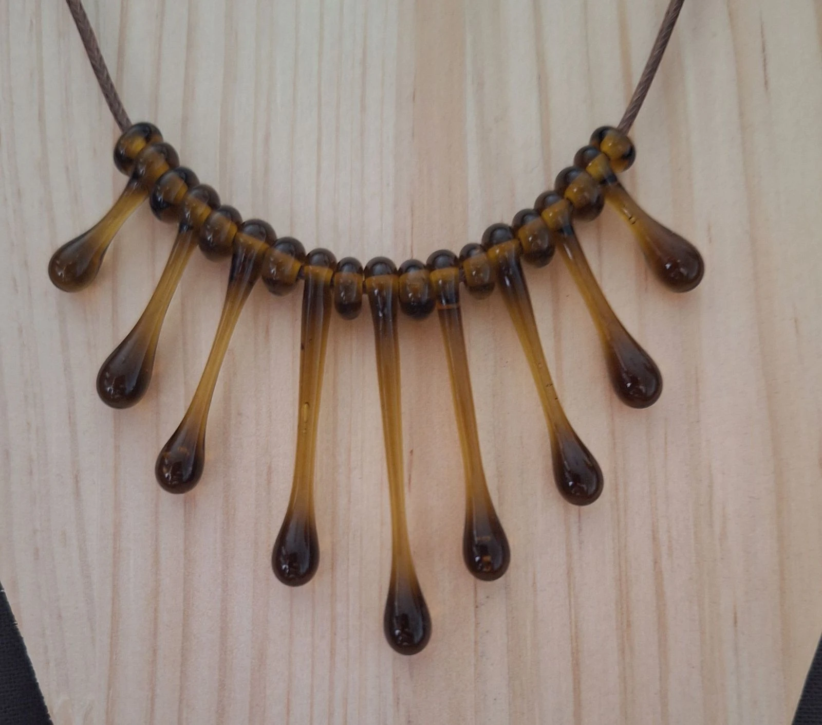 Handgemaakte ketting van gerecycled glas – photo 3